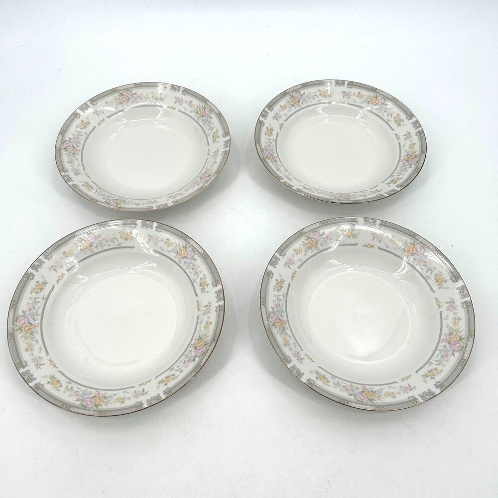 FARBERWARE Set of 4 Vintage 1992 Fine China White Floral Southampton Bowls 8"
